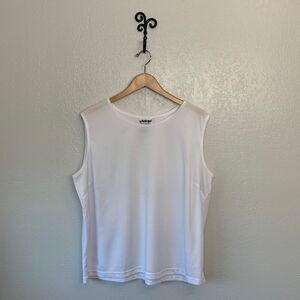 National White Sleevless Top, Size 2X